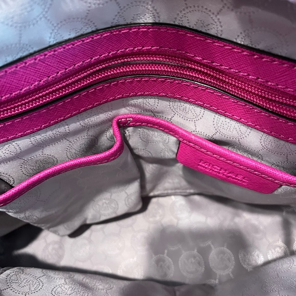 NWT Michael Kors Saffiano Leather Fuschia Satchel Crossbody - Picture 10 of 13